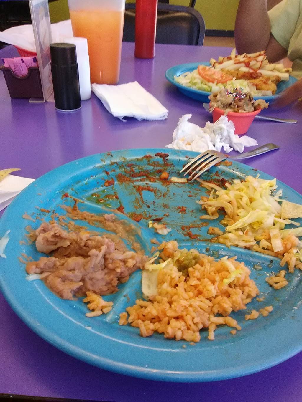 Vics Flautas Y Tortas | restaurant | 201 S Main St, Anthony, TX 79821, USA | 9158862778 OR +1 915-886-2778