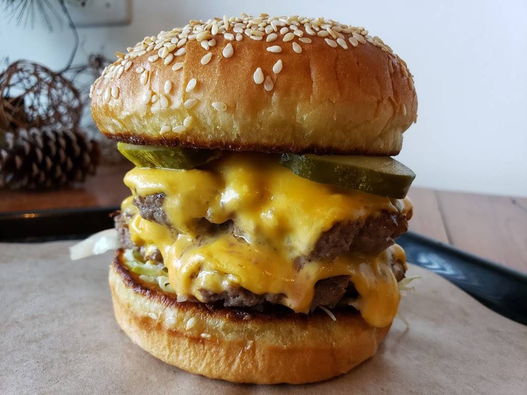 Black Wood Smokehouse | restaurant | 90 Folly Rd Blvd, Charleston, SC 29407, USA | 8437893722 OR +1 843-789-3722