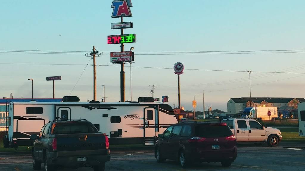 Flying J Travel Center | restaurant | 1701 W Evergreen Ave, Effingham, IL 62401, USA | 2173477161 OR +1 217-347-7161