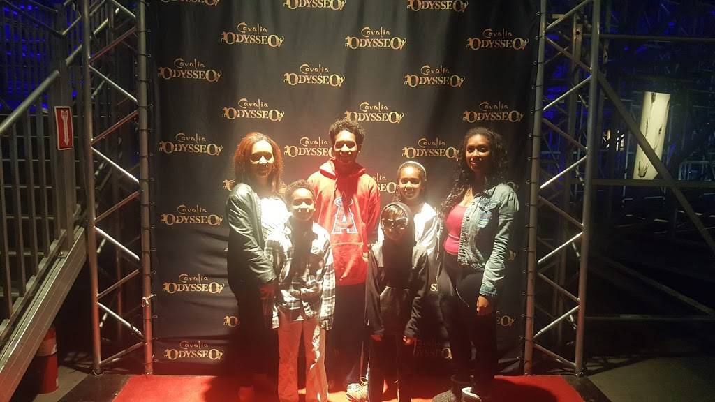 Starbucks | cafe | 1260 Bison Ave, Newport Beach, CA 92660, USA | 9497177681 OR +1 949-717-7681