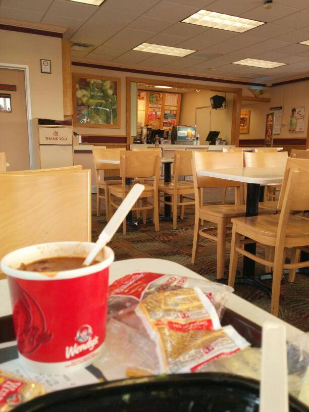 Wendys | restaurant | 7243 N Harlem Ave, Niles, IL 60714, USA | 8476470474 OR +1 847-647-0474