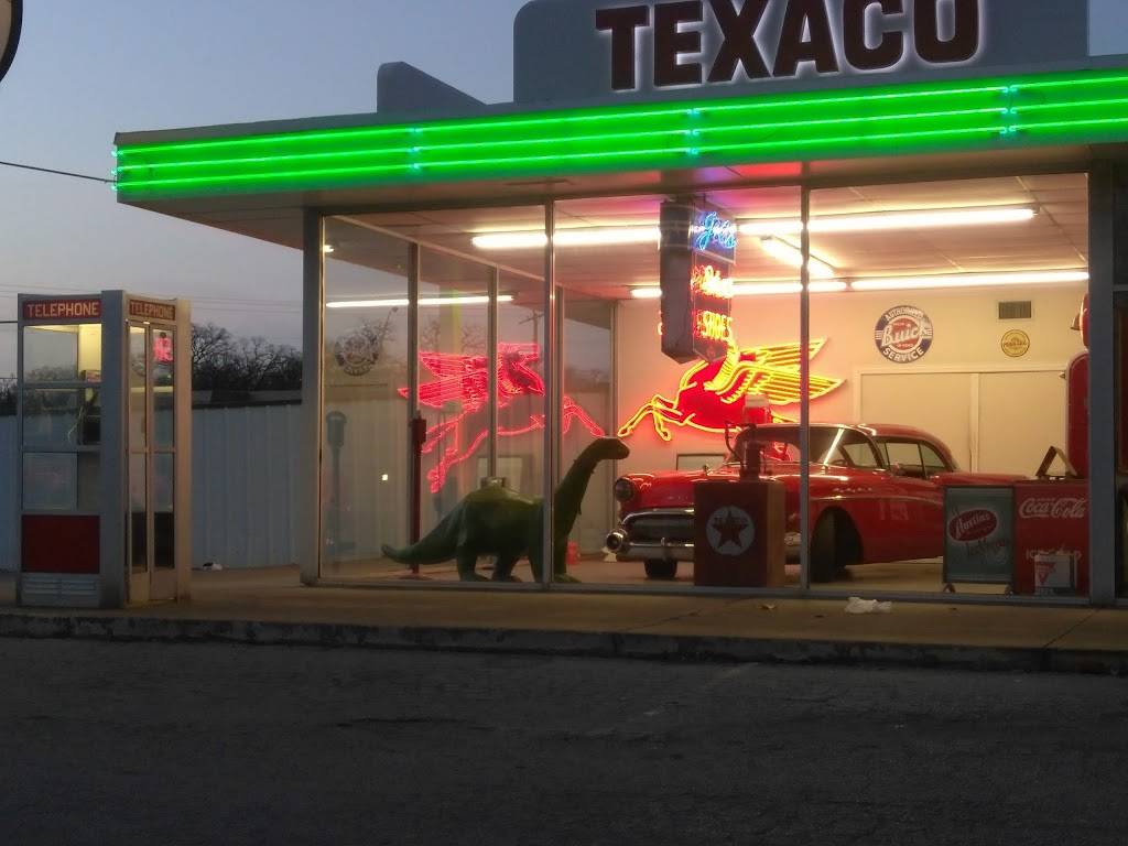 A&D Buffalos | restaurant | 4005 E Belknap St, Haltom City, TX 76111, USA | 8178341111 OR +1 817-834-1111