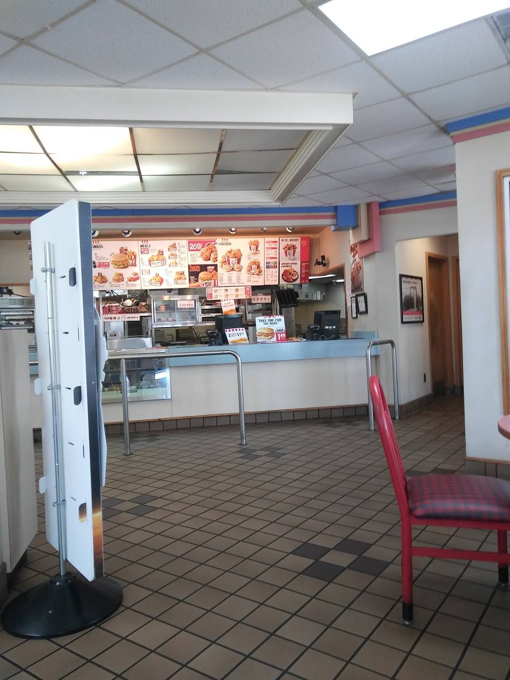 KFC | restaurant | 700 E Ash St, Goldsboro, NC 27530, USA | 9197350424 OR +1 919-735-0424