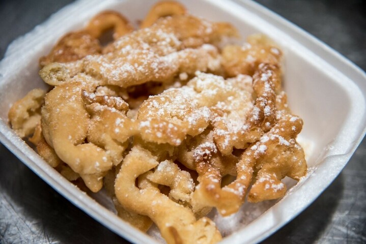 Sweet Dreams Frozen Yogurt | restaurant | 17 W 35th St, Chicago, IL 60616, USA | 7732859980 OR +1 773-285-9980