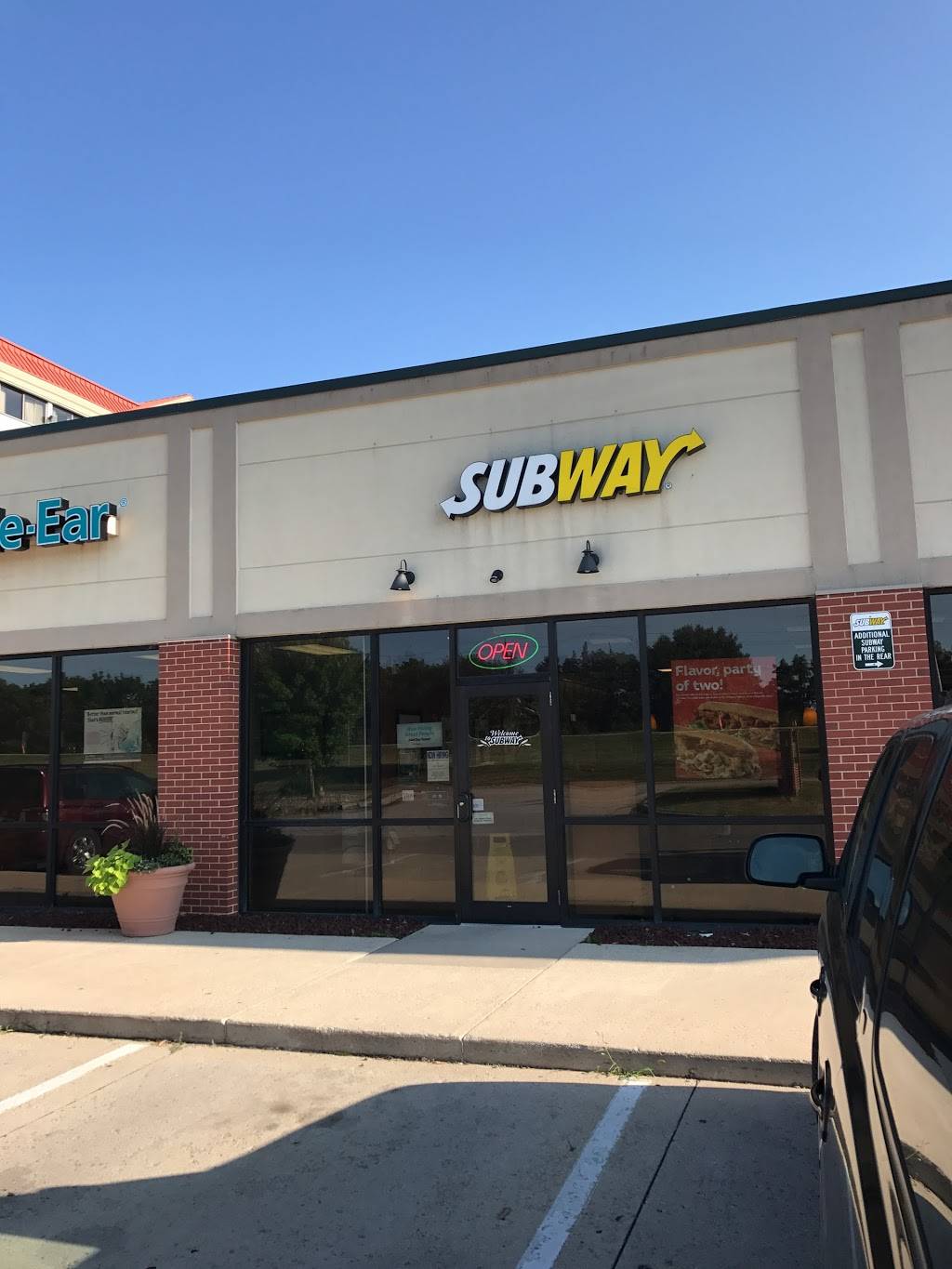 Subway | restaurant | 11054 Hickman Rd, Clive, IA 50325, USA | 5152764196 OR +1 515-276-4196