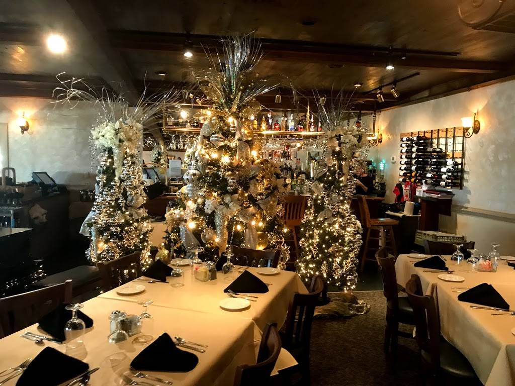 Annies Paramount Steak & Seafood House | restaurant | 500 Kent Narrow Way N, Grasonville, MD 21638, USA | 4108277103 OR +1 410-827-7103