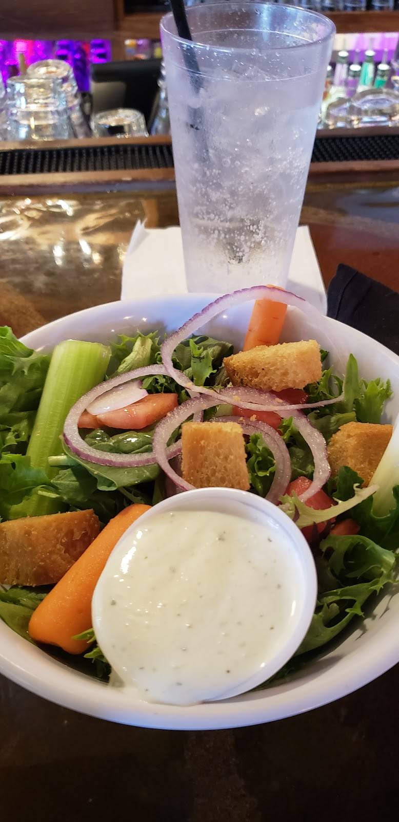 Remingtons Gastropub | restaurant | 102 S 3rd St, Malta, IL 60150, USA | 8158252794 OR +1 815-825-2794