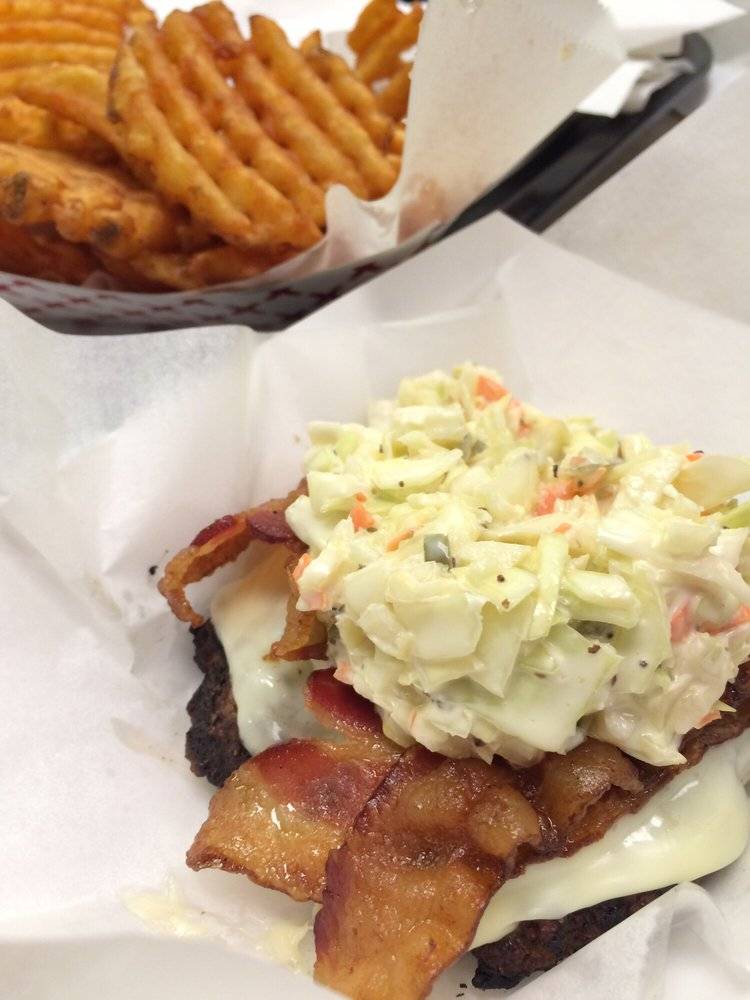 Burger Builders | restaurant | 1051 Wolcott St, Waterbury, CT 06705, USA | 2037532526 OR +1 203-753-2526