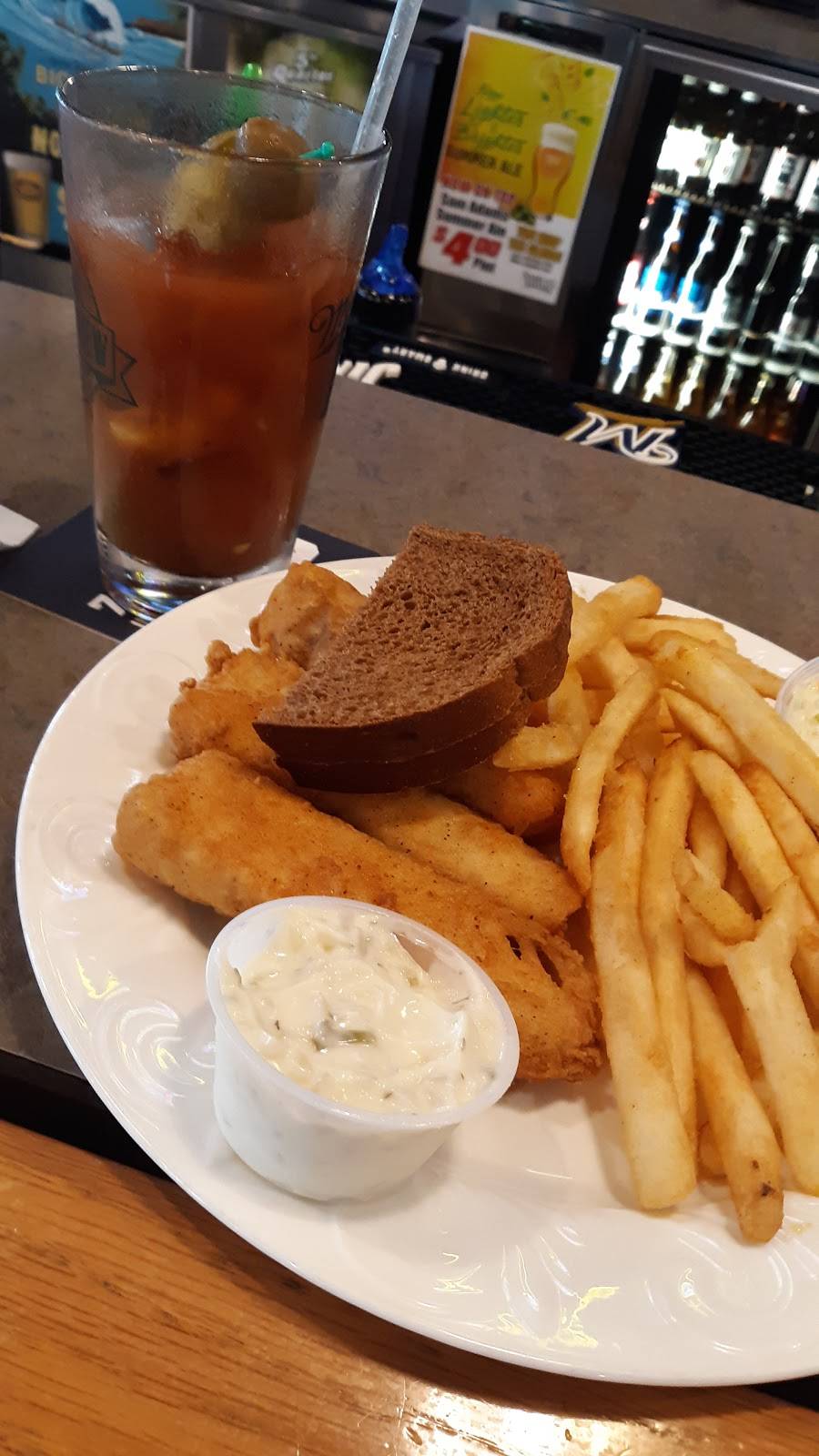 5th Quarter Sports Bar & Banquet Hall | restaurant | 2101 American Dr, Little Chute, WI 54140, USA | 9206879751 OR +1 920-687-9751