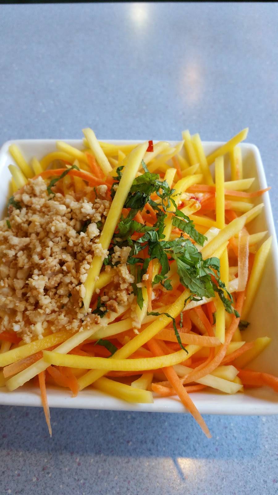 Pho Hong | restaurant | 325 N Winooski Ave, Burlington, VT 05401, USA | 8028658031 OR +1 802-865-8031