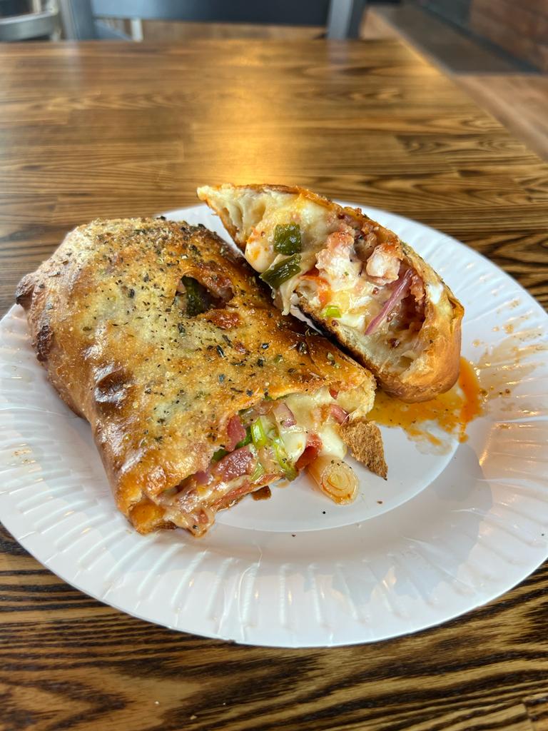 Me-n-Eds Pizzeria | restaurant | 5836 Comanche Dr, Bakersfield, CA 93306, USA | 6614474308 OR +1 661-447-4308