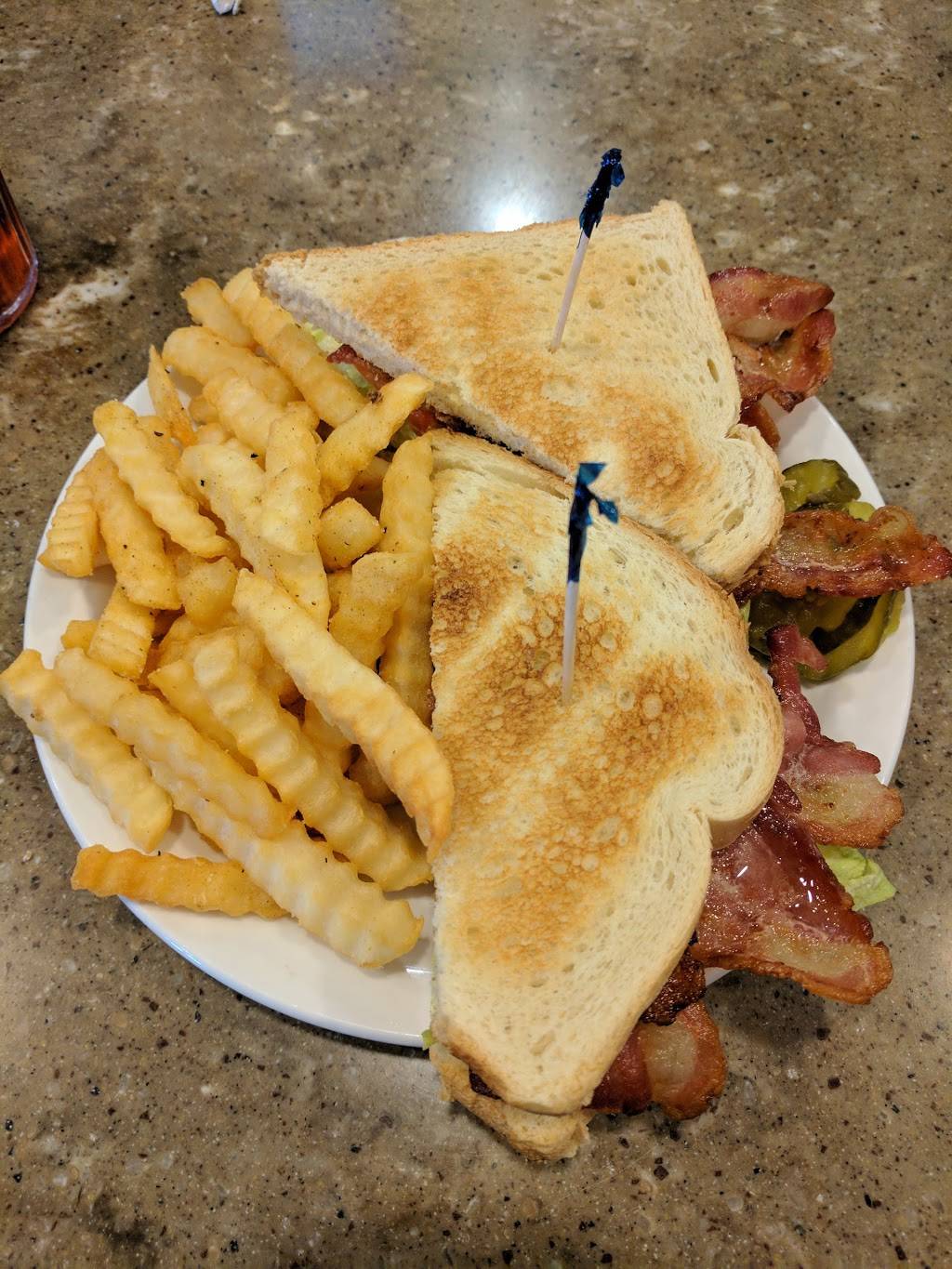 Country Pride | restaurant | 4124 V18 Rd, Brooklyn, IA 52211, USA | 6415224569 OR +1 641-522-4569