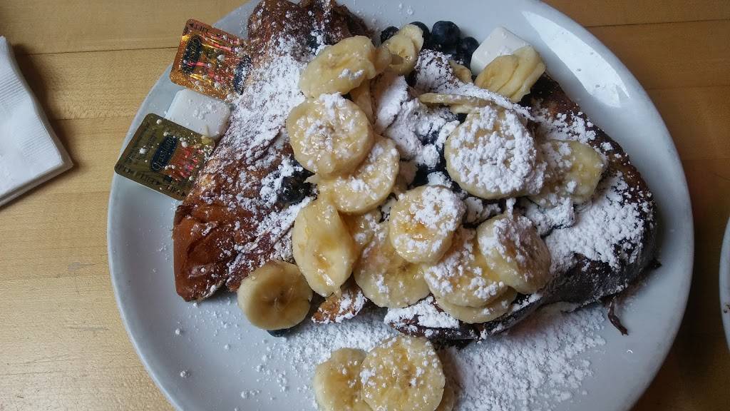 Clarkes Restaurant | restaurant | 804 Davis St, Evanston, IL 60201, USA | 8478641610 OR +1 847-864-1610