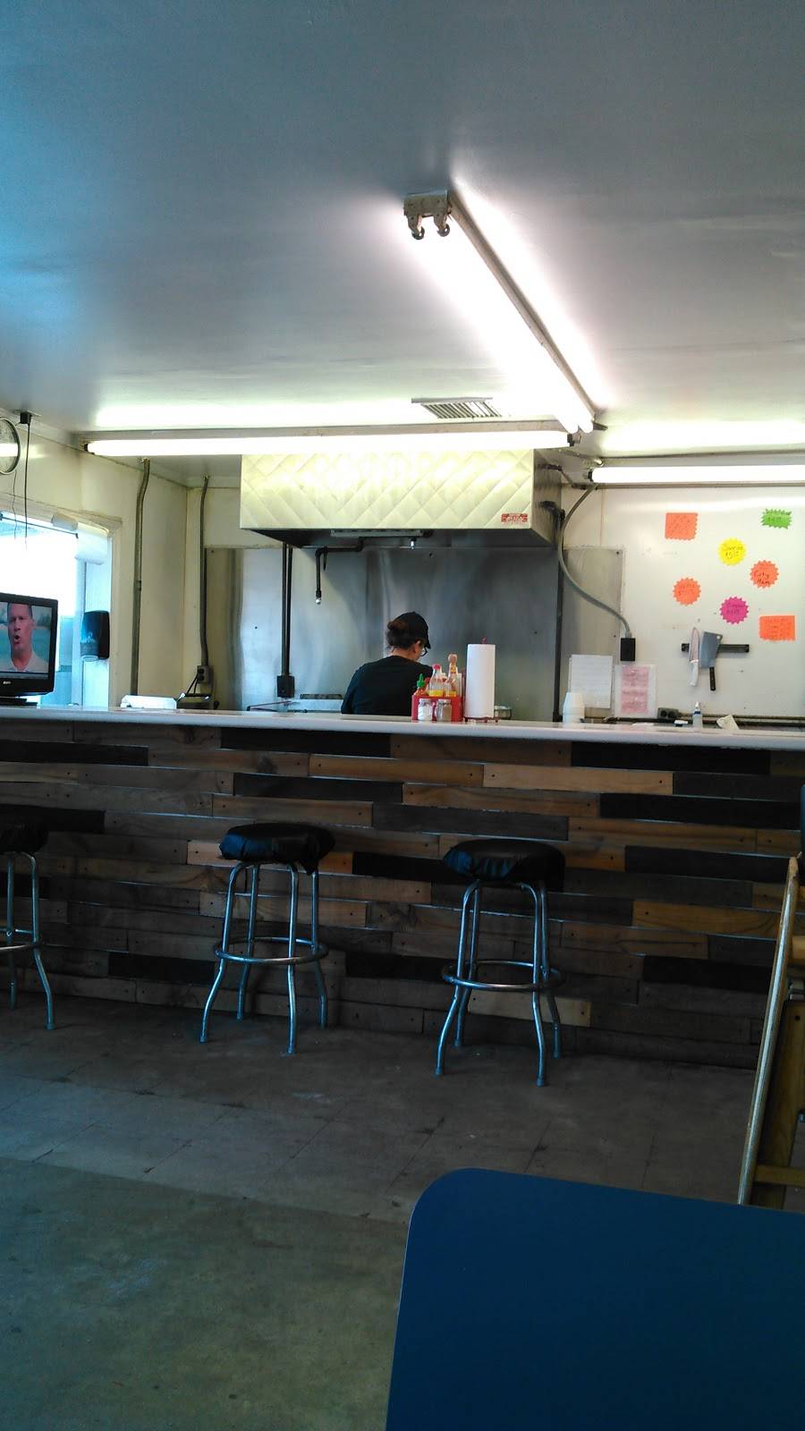 Dabbys Grill | restaurant | 700 E Church St, Atkinson, NC 28421, USA | 9102837680 OR +1 910-283-7680