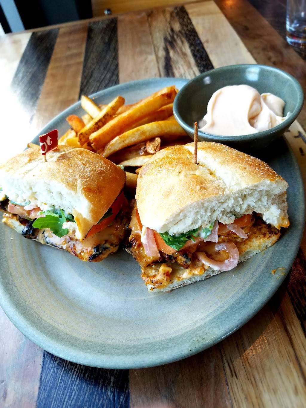 Nandos Peri-Peri | restaurant | 15001 Potomac Town Pl, Woodbridge, VA 22191, USA | 5716596340 OR +1 571-659-6340