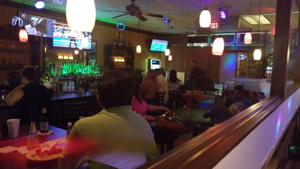 La Luna | night club | 13760 Smoketown Rd, Woodbridge, VA 22192, USA | 7034912112 OR +1 703-491-2112