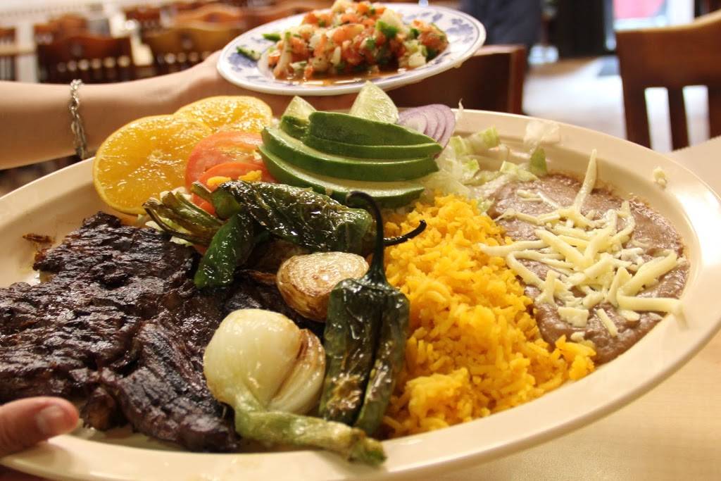 Charcoal Guacamole | restaurant | 6221 N Clark St, Chicago, IL 60660, USA | 7732743307 OR +1 773-274-3307