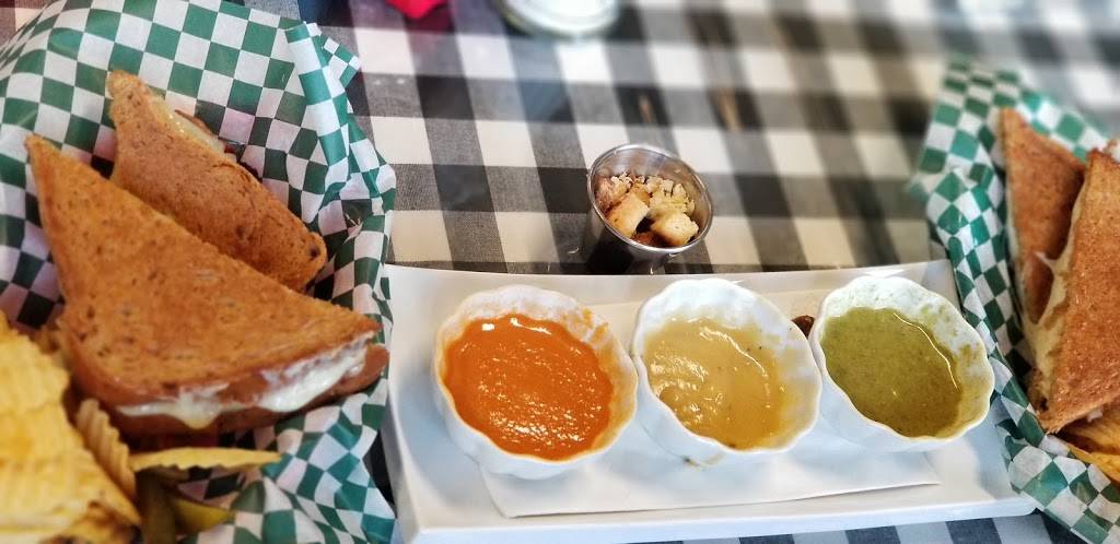 The Grilled Cheese Hideaway | restaurant | 33 King St E, Bobcaygeon, ON K0M 1A0, Canada | 7058212137 OR +1 705-821-2137
