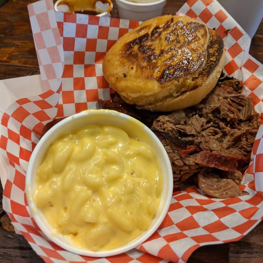 Eddie Deen Crossroads | restaurant | 1004 N Collins St, Arlington, TX 76011, USA | 8177956900 OR +1 817-795-6900