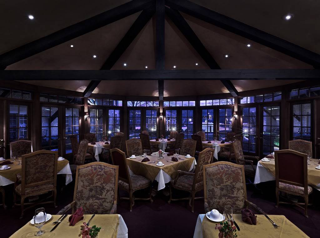 Atwater’s Restaurant | restaurant | 15 S River Ln, Geneva, IL 60134, USA | 6302088920 OR +1 630-208-8920