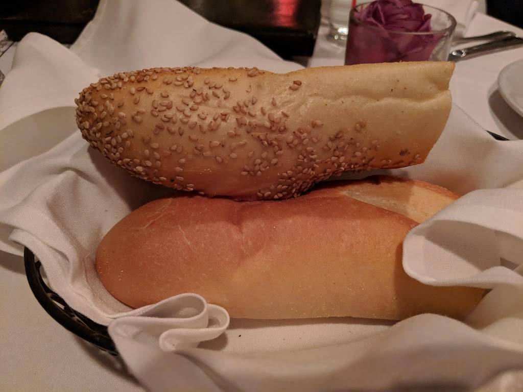 Matthews | restaurant | 1131 Bloomfield Ave, Clifton, NJ 07012, USA | 9739284300 OR +1 973-928-4300