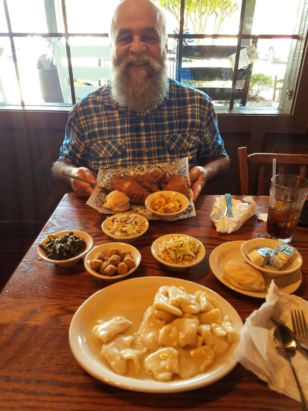 Cracker Barrel Old Country Store | restaurant | 527 Bullsboro Dr, Newnan, GA 30265, USA | 7702521055 OR +1 770-252-1055