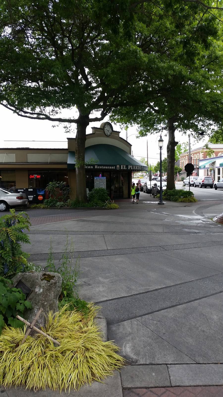 Starbucks | cafe | 502 Main St, Edmonds, WA 98020, USA | 4257786093 OR +1 425-778-6093