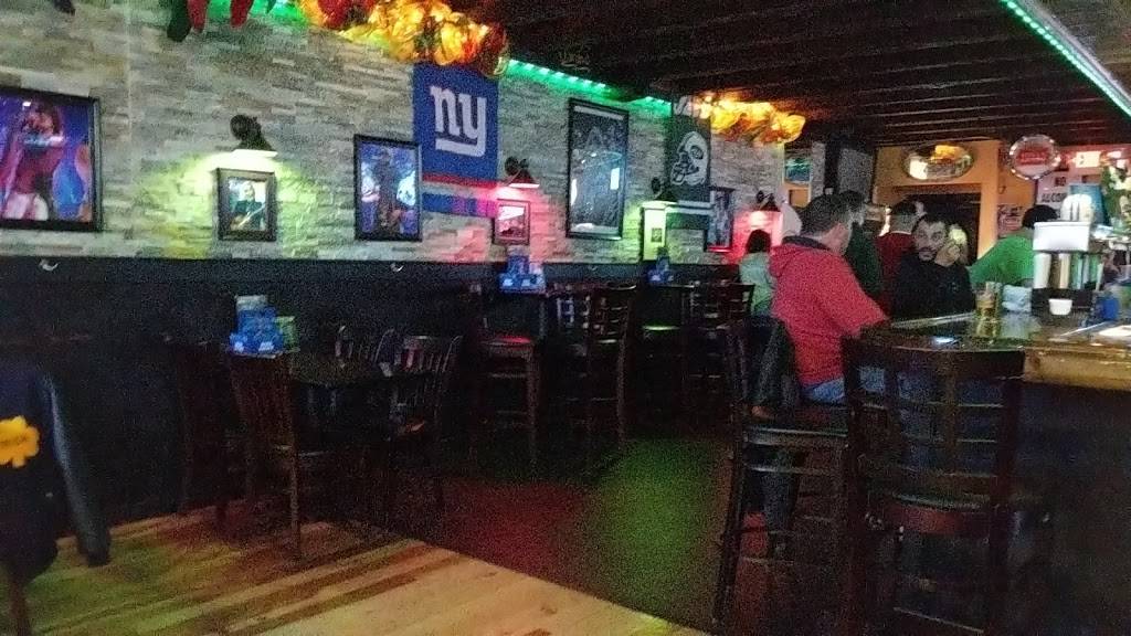 The Headliner Bar & Grill | night club | 370 W Old Country Rd, Hicksville, NY 11801, USA | 5165130420 OR +1 516-513-0420