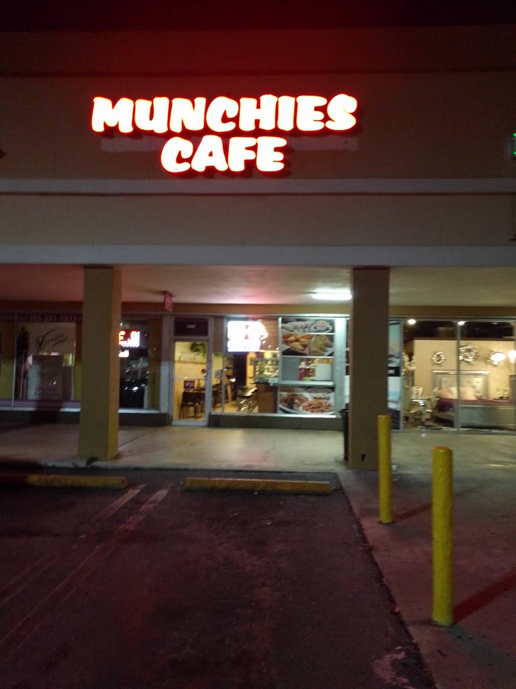 Munchies Cafe | restaurant | 11367 SW 40th St, Miami, FL 33165, USA | 3052236040 OR +1 305-223-6040