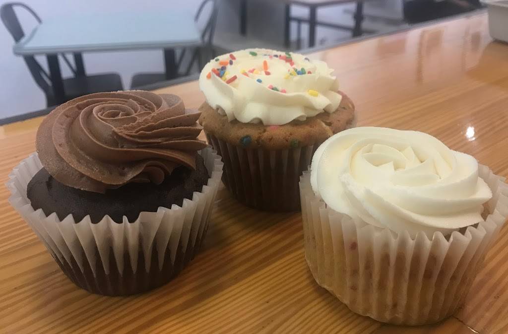 Bartholomews Bistro & Gallery | restaurant | 1415 E State Blvd, Fort Wayne, IN 46805, USA | 2603996234 OR +1 260-399-6234