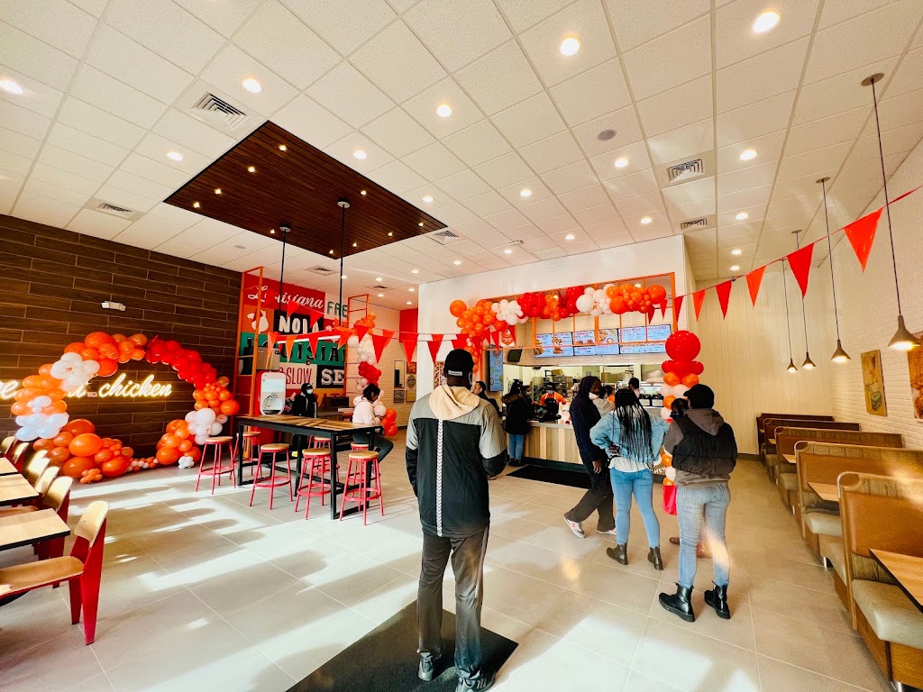 Hunting Park Popeyes | restaurant | 2749 W Hunting Park Ave, Philadelphia, PA 19129, USA | 2154195156 OR +1 215-419-5156