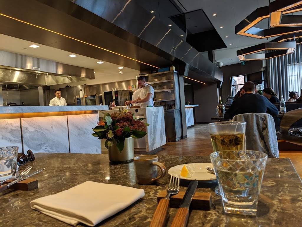 Hexagon Restaurant | restaurant | 210 Lakeshore Rd E, Oakville, ON L6M 3R7, Canada | 9058441286 OR +1 905-844-1286