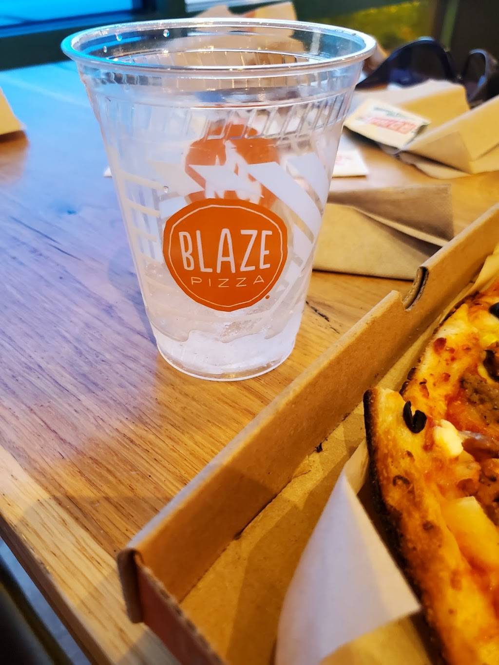 Blaze Pizza | meal takeaway | 2051-A, Theatre Dr, Paso Robles, CA 93446, USA | 8058252002 OR +1 805-825-2002