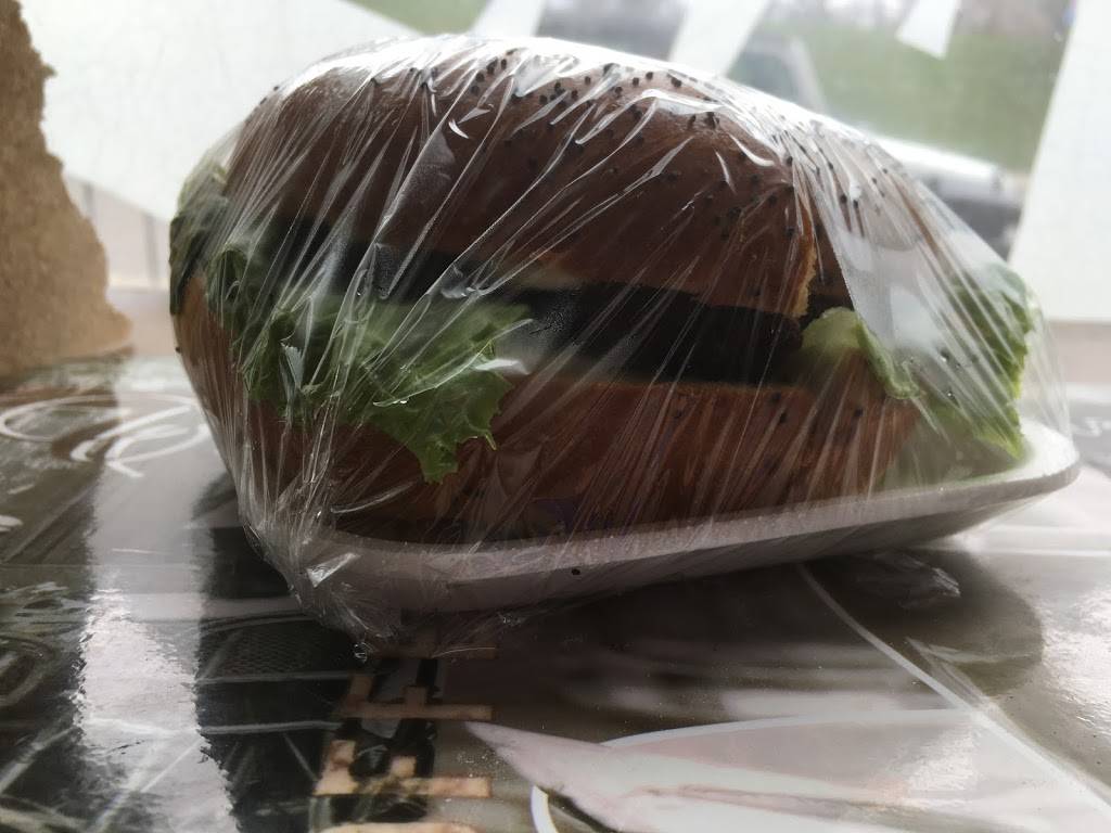 High Park Deli Express | restaurant | 1960 Bloor St W, Toronto, ON M6P 3K9, Canada | 4167693223 OR +1 416-769-3223