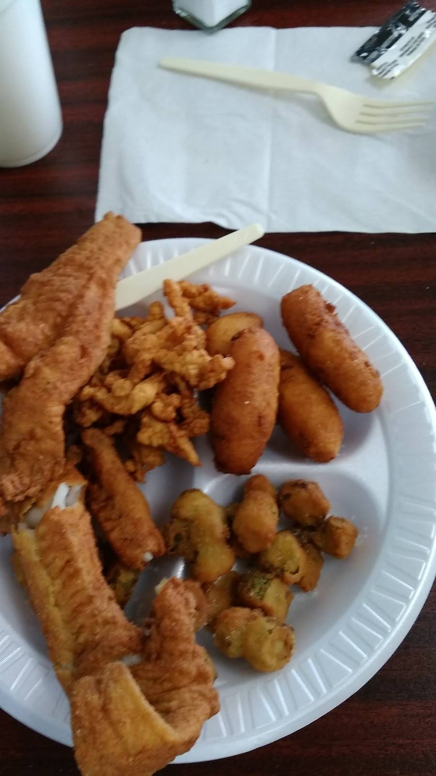 Carolina Fish Fry | restaurant | 423 Yopp Rd #100, Jacksonville, NC 28540, USA | 9102193525 OR +1 910-219-3525