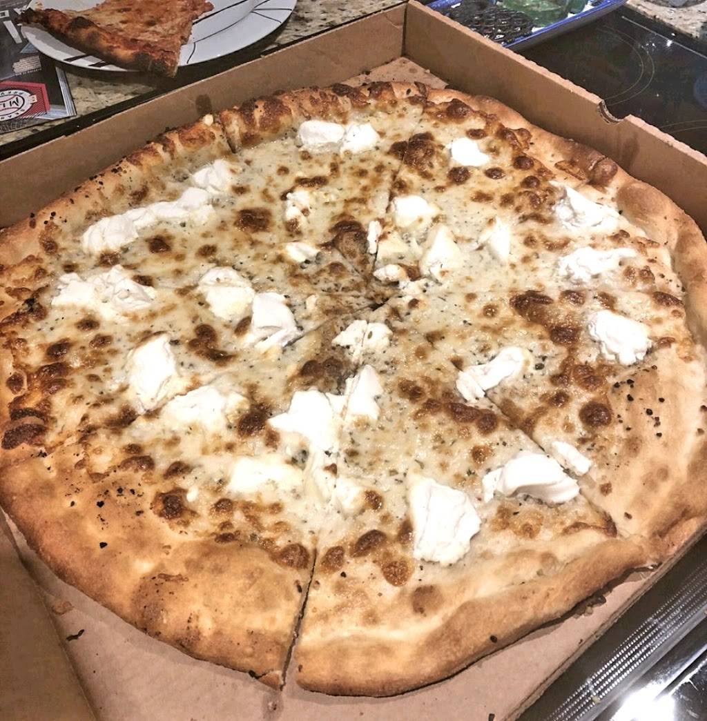 Giorgios New York Pizzeria | restaurant | 955 17th St, Vero Beach, FL 32960, USA | 7727783800 OR +1 772-778-3800