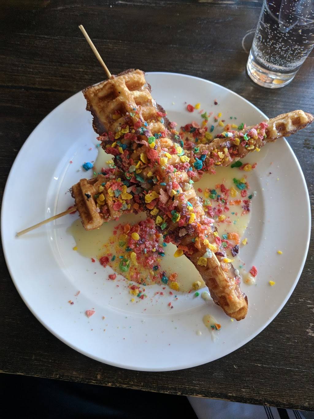 Jerrys Bar | restaurant | 129 W Laurel St, Philadelphia, PA 19123, USA | 2672731632 OR +1 267-273-1632