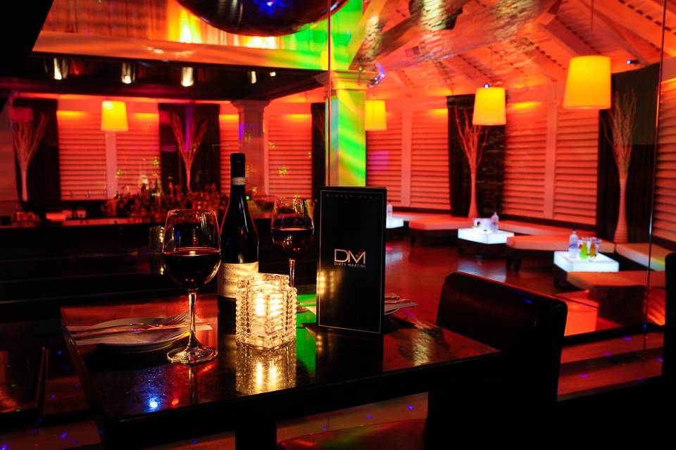 Dirty Martini Oakville | restaurant | 2075 Winston Park Dr, Oakville, ON L6H 5R7, Canada | 9058298400 OR +1 905-829-8400