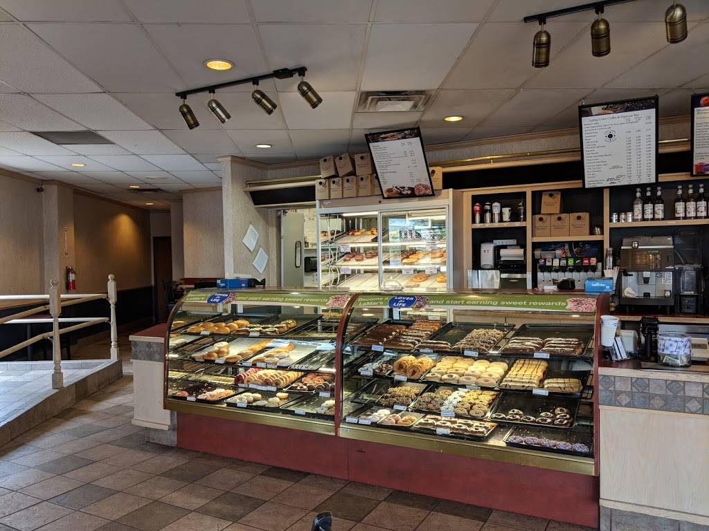LaMars Donuts and Coffee | bakery | 10001 E Iliff Ave, Aurora, CO 80247, USA | 3037438585 OR +1 303-743-8585