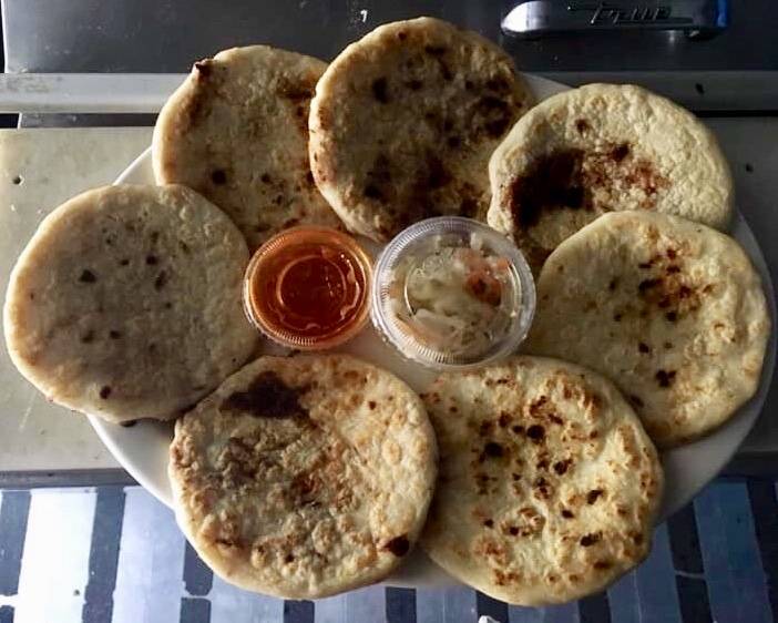 Cielito Salvadoreno | restaurant | 1109 S Cesar E Chavez Dr, Milwaukee, WI 53204, USA | 4145204131 OR +1 414-520-4131