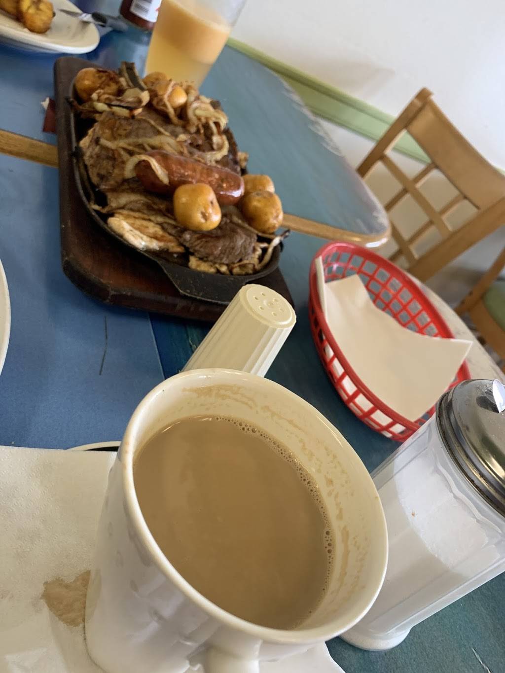 Cafetal Latin Grill And Cafe | restaurant | 1605 Buford Hwy NE, Buford, GA 30518, USA | 6784829797 OR +1 678-482-9797