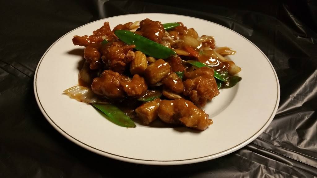 Chinese Pagoda | restaurant | 7200 W North Ave, Wauwatosa, WI 53213, USA | 4147748400 OR +1 414-774-8400