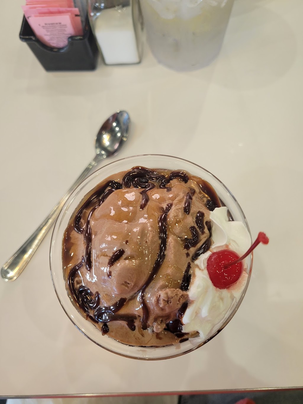 Livingston’s Soda Fountain & Grill | restaurant | 60 S Washington Ave, Brownsville, TN 38012, USA | 7317342041 OR +1 731-734-2041