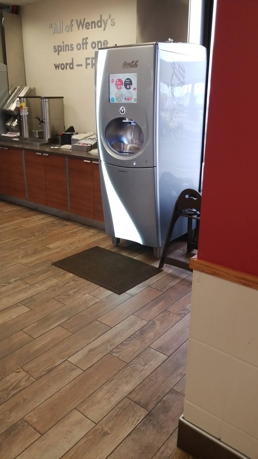 Wendys | restaurant | 1210 N Keller Dr, Effingham, IL 62401, USA | 2173424420 OR +1 217-342-4420