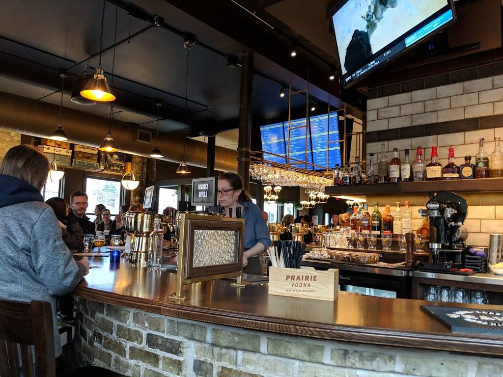 Centraal Grand Café and Tappery | restaurant | 2306 S Kinnickinnic Ave, Milwaukee, WI 53207, USA | 4147550378 OR +1 414-755-0378