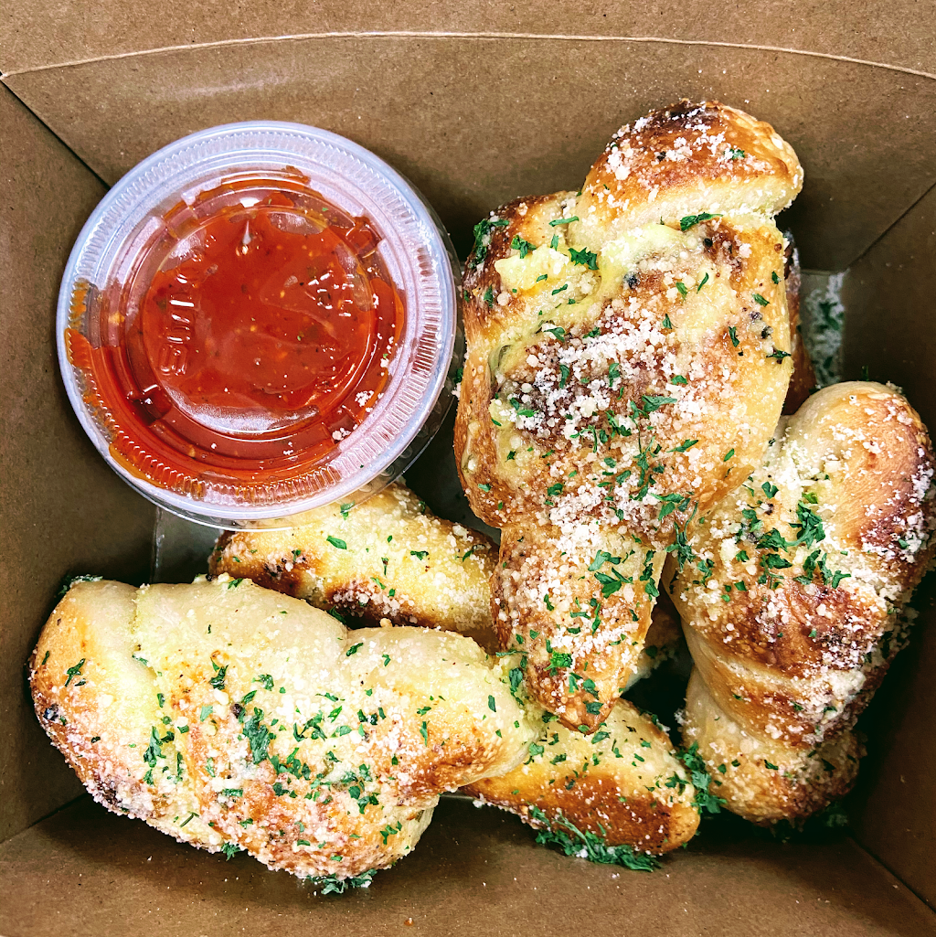 The Pizza Pitt | restaurant | 800 Forrest St NW, Atlanta, GA 30318, USA | 4048491524 OR +1 404-849-1524