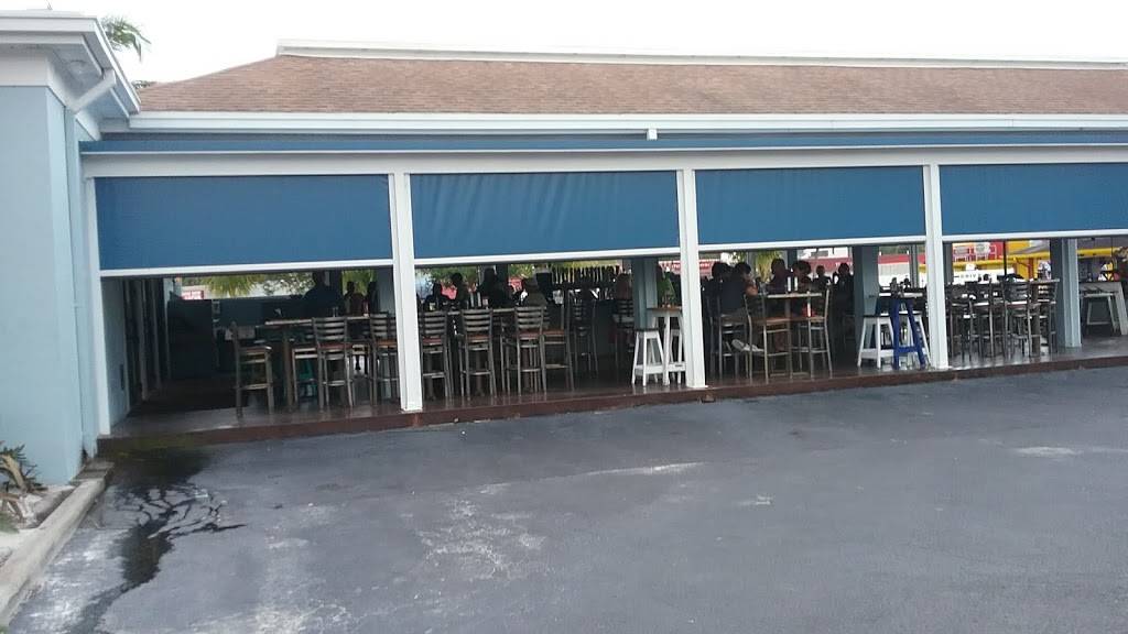 The Parrot Patio Bar & Grill | restaurant | 3602 Webber St, Sarasota, FL 34232, USA | 9419523352 OR +1 941-952-3352