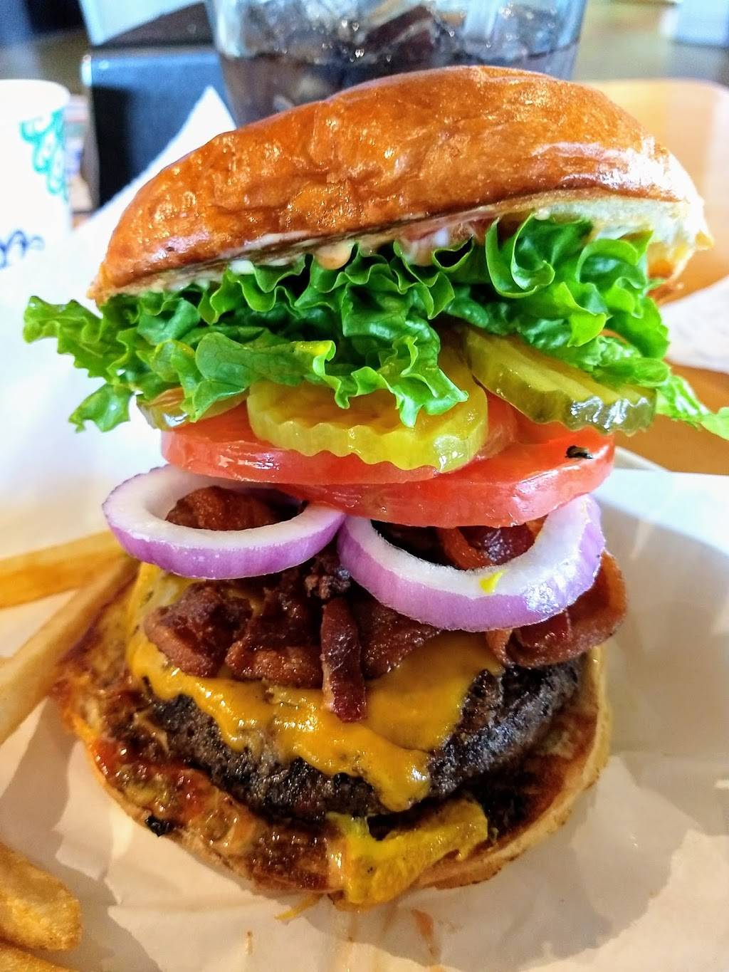 Monsoon Burger | restaurant | 321 Texas St, Fairfield, CA 94533, USA | 7074299888 OR +1 707-429-9888