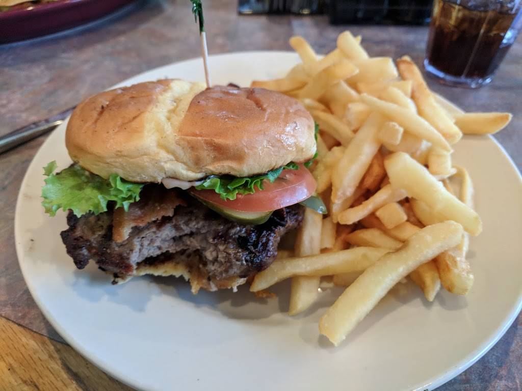 Morse Mountain Grille | restaurant | 36 Morse Dr, Jeffersonville, VT 05464, USA | 8026441247 OR +1 802-644-1247