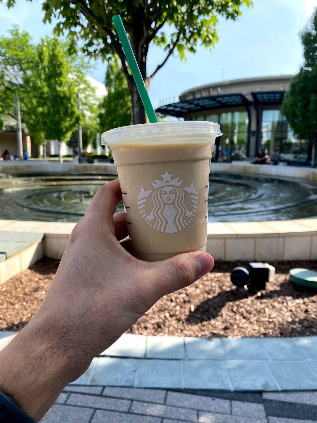 Starbucks | cafe | 701 Oakbrook Center, Oak Brook, IL 60523, USA | 6305712024 OR +1 630-571-2024